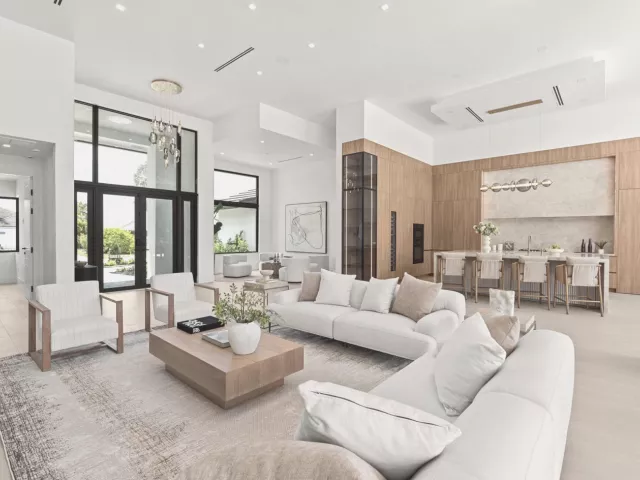 4-bedroom home for sale in Boca Raton - 17934 Milburn Way - MondialRealty