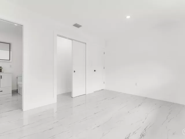 5-bedroom home for sale in Miami Gardens - 1252 NW 172ND Terrace - MondialRealty