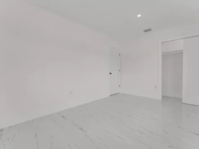 5-bedroom home for sale in Miami Gardens - 1252 NW 172ND Terrace - MondialRealty