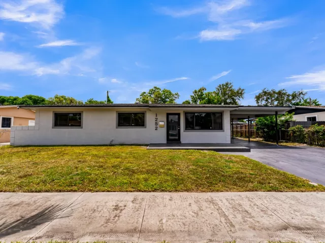 5-bedroom home for sale in Miami Gardens - 1252 NW 172ND Terrace - MondialRealty