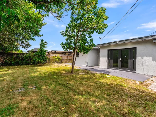 5-bedroom home for sale in Miami Gardens - 1252 NW 172ND Terrace - MondialRealty