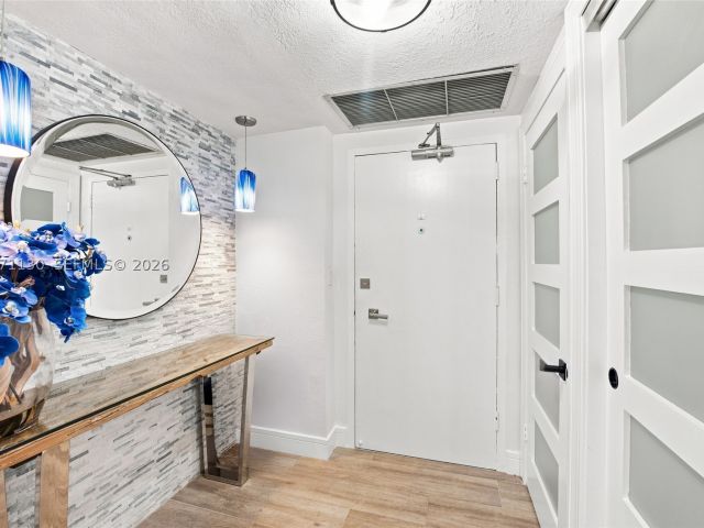2-bedroom condo for sale in Fort Lauderdale - 3700 Galt Ocean Dr 1710 - MondialRealty