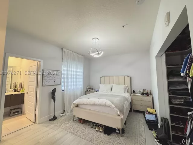 3-bedroom home for rent in Doral - 10413 NW 82nd St 3 - MondialRealty