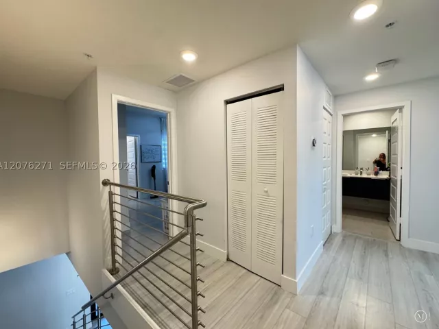 3-bedroom home for rent in Doral - 10413 NW 82nd St 3 - MondialRealty