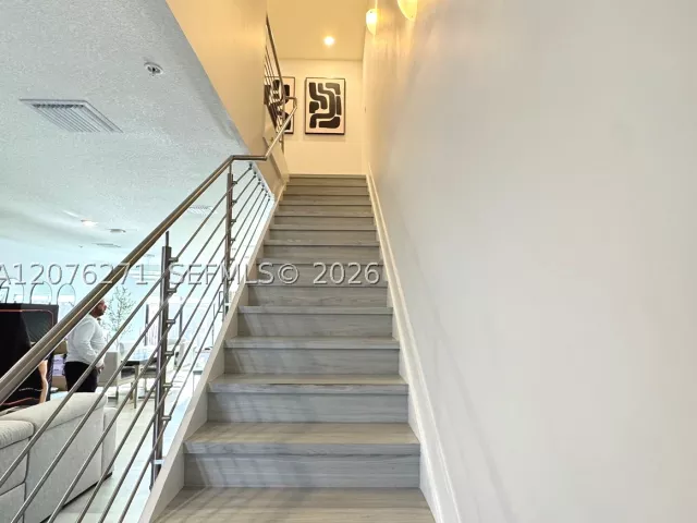 3-bedroom home for rent in Doral - 10413 NW 82nd St 3 - MondialRealty