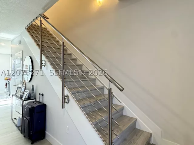 3-bedroom home for rent in Doral - 10413 NW 82nd St 3 - MondialRealty