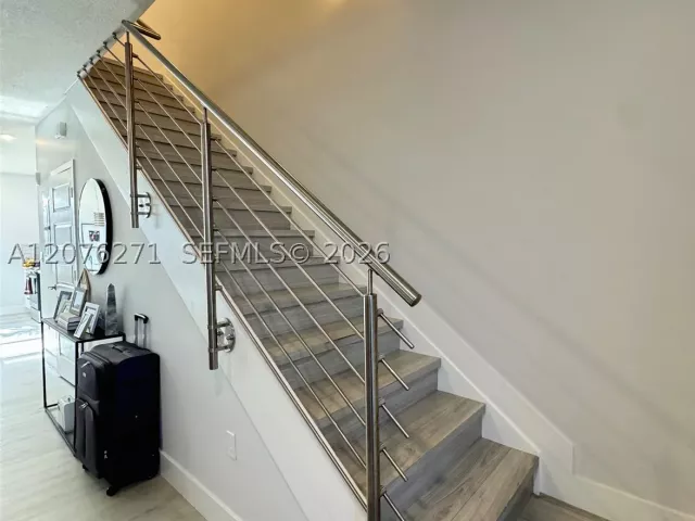 3-bedroom home for rent in Doral - 10413 NW 82nd St 3 - MondialRealty