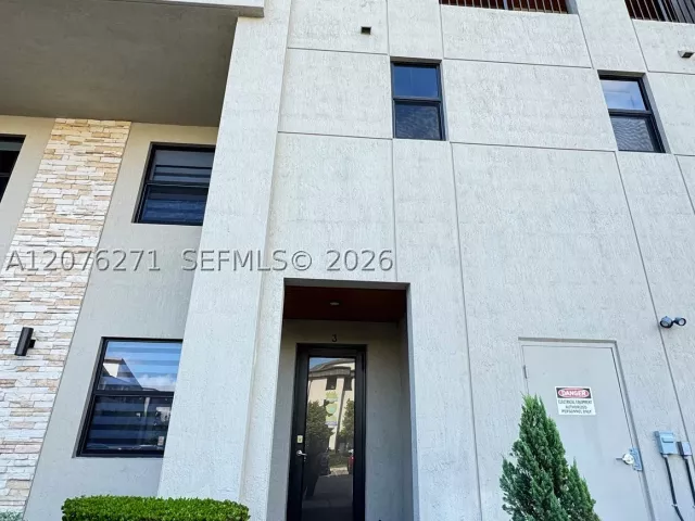 3-bedroom home for rent in Doral - 10413 NW 82nd St 3 - MondialRealty