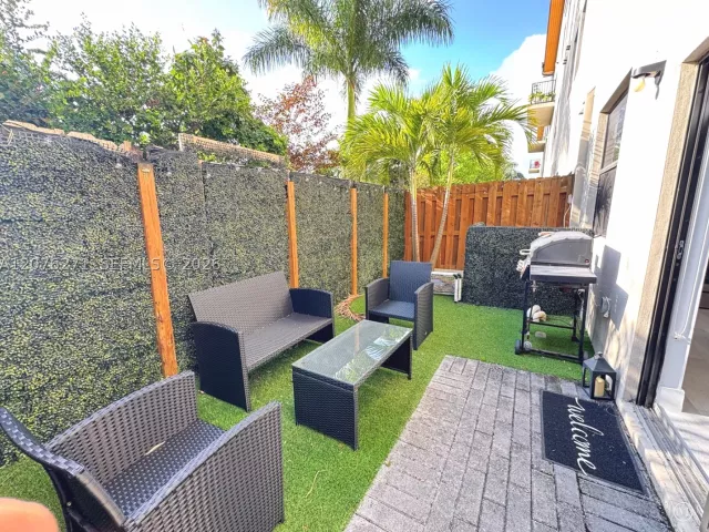 3-bedroom home for rent in Doral - 10413 NW 82nd St 3 - MondialRealty