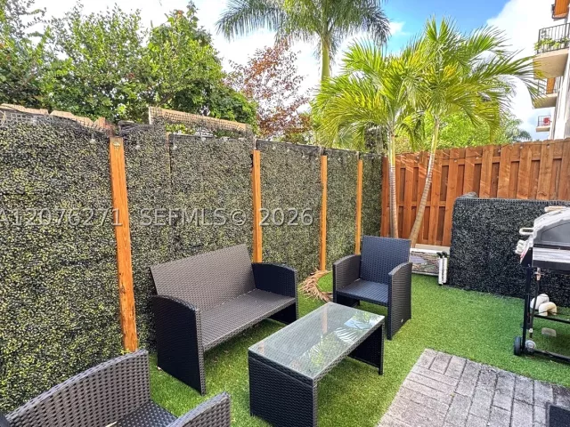 3-bedroom home for rent in Doral - 10413 NW 82nd St 3 - MondialRealty