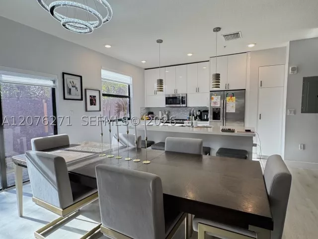 3-bedroom home for rent in Doral - 10413 NW 82nd St 3 - MondialRealty