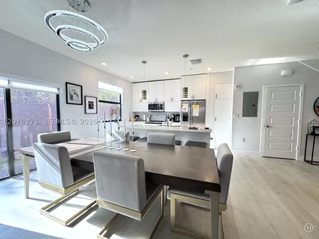 3-bedroom home for rent in Doral - 10413 NW 82nd St 3 - MondialRealty