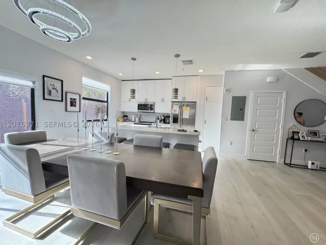 3-bedroom home for rent in Doral - 10413 NW 82nd St 3 - MondialRealty