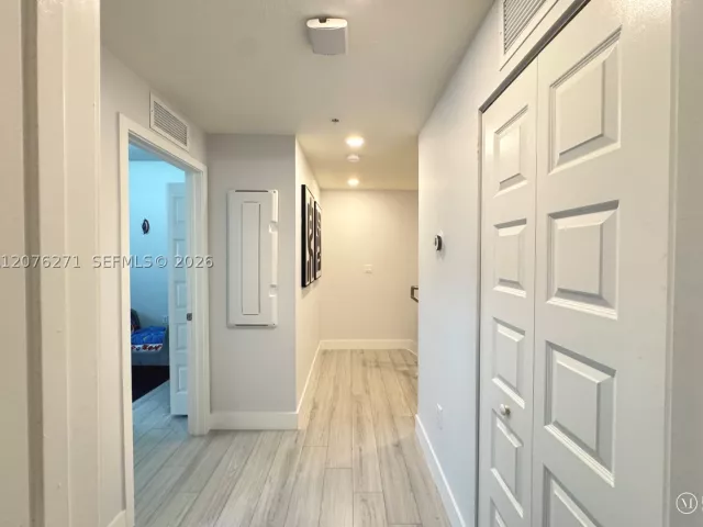 3-bedroom home for rent in Doral - 10413 NW 82nd St 3 - MondialRealty