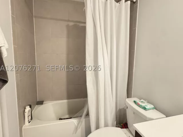 3-bedroom home for rent in Doral - 10413 NW 82nd St 3 - MondialRealty