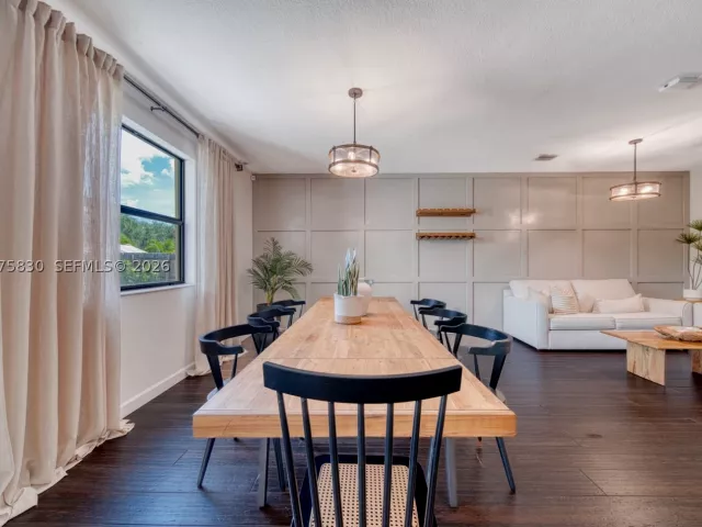 4-bedroom home for sale in Homestead - 2655 SE 1st St - MondialRealty