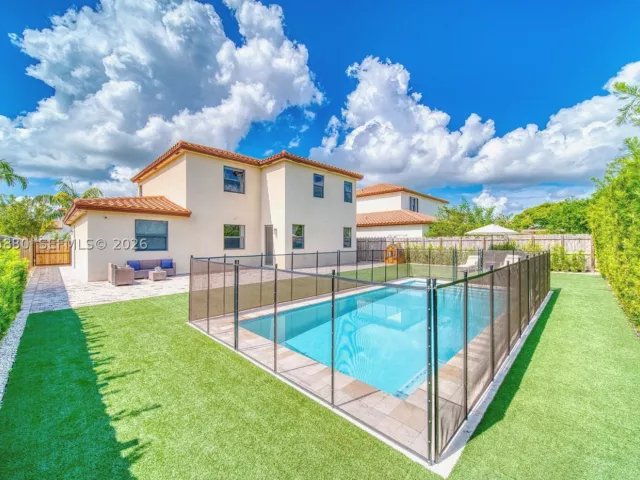 4-bedroom home for sale in Homestead - 2655 SE 1st St - MondialRealty