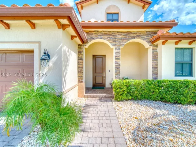 4-bedroom home for sale in Homestead - 2655 SE 1st St - MondialRealty