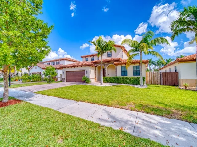 4-bedroom home for sale in Homestead - 2655 SE 1st St - MondialRealty