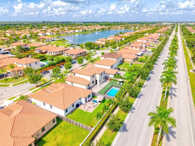 4-bedroom home for sale in Homestead - 2655 SE 1st St - MondialRealty