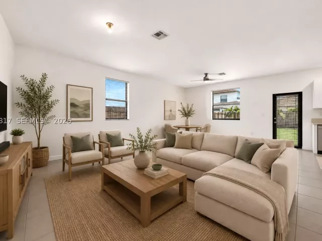 4-bedroom home for sale in Homestead - 11942 SW 239th St - MondialRealty