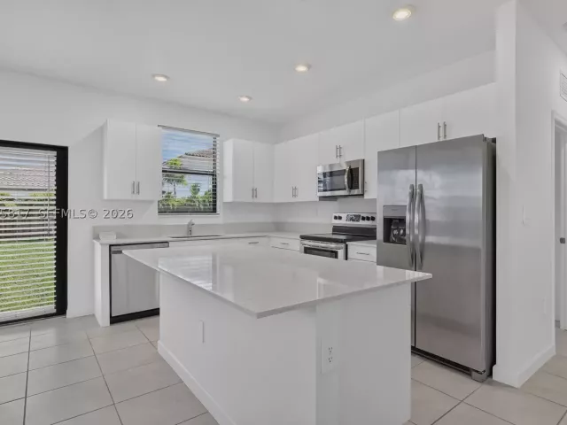 4-bedroom home for sale in Homestead - 11942 SW 239th St - MondialRealty