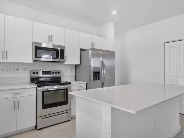 4-bedroom home for sale in Homestead - 11942 SW 239th St - MondialRealty