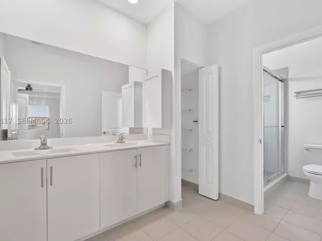 4-bedroom home for sale in Homestead - 11942 SW 239th St - MondialRealty