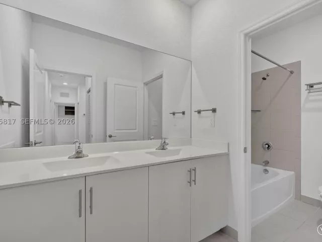 4-bedroom home for sale in Homestead - 11942 SW 239th St - MondialRealty