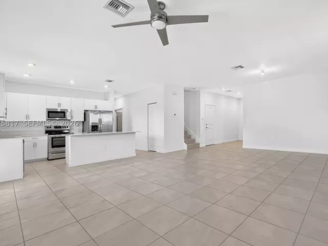 4-bedroom home for sale in Homestead - 11942 SW 239th St - MondialRealty