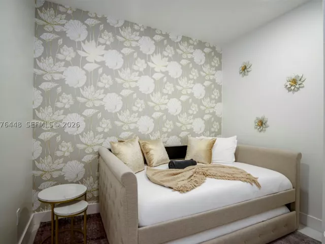 5-bedroom home for rent in Pompano Beach - 1000 N Riverside Dr - MondialRealty
