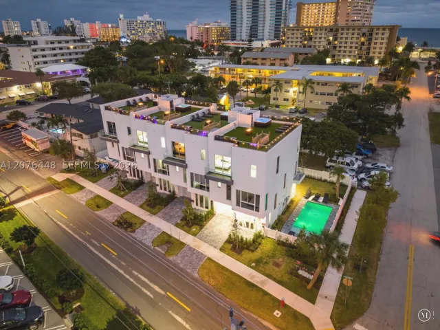 5-bedroom home for rent in Pompano Beach - 1000 N Riverside Dr - MondialRealty