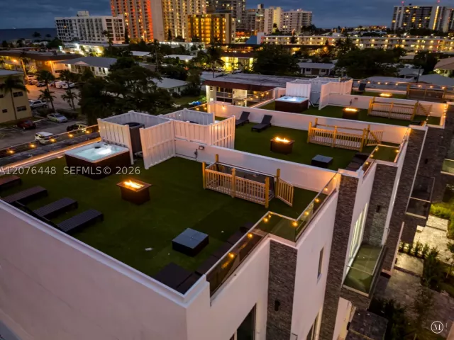 5-bedroom home for rent in Pompano Beach - 1000 N Riverside Dr - MondialRealty