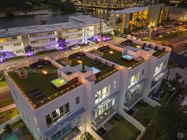 5-bedroom home for rent in Pompano Beach - 1000 N Riverside Dr - MondialRealty