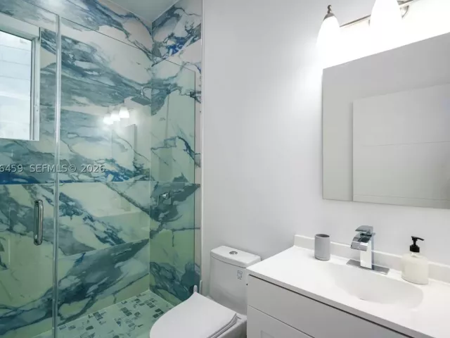 5-bedroom home for rent in Pompano Beach - 1004 N Riverside Dr - MondialRealty