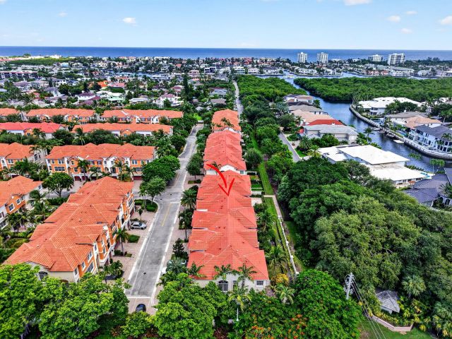 3-bedroom home for sale in Boca Raton - 612 NE FRANCESCA Lane - MondialRealty