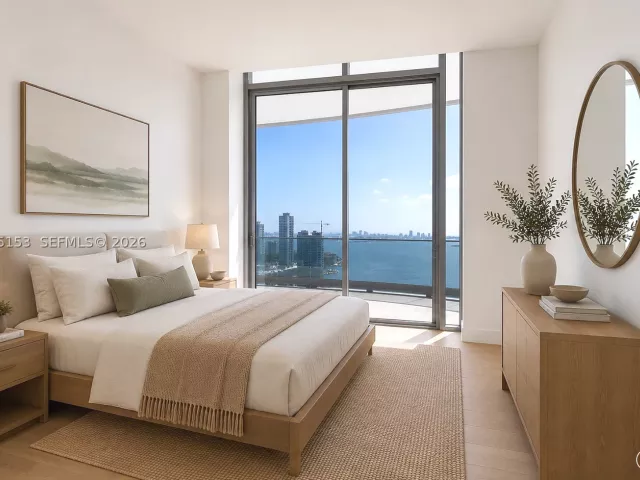 6-bedroom condo for sale in Miami - 175 SE 25th Road UPH01 - MondialRealty