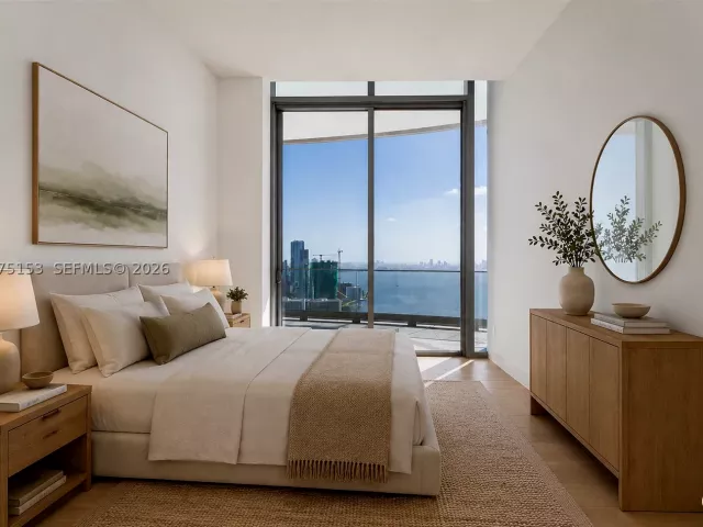 6-bedroom condo for sale in Miami - 175 SE 25th Road UPH01 - MondialRealty