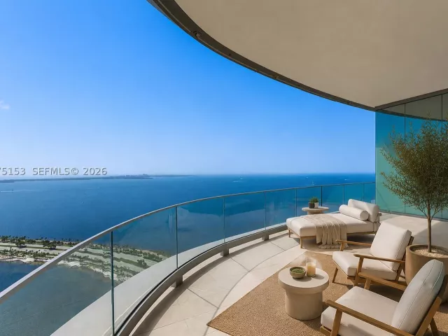 6-bedroom condo for sale in Miami - 175 SE 25th Road UPH01 - MondialRealty