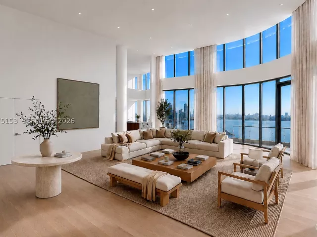 6-bedroom condo for sale in Miami - 175 SE 25th Road UPH01 - MondialRealty
