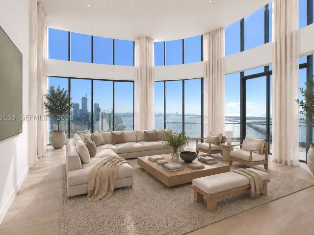 6-bedroom condo for sale in Miami - 175 SE 25th Road UPH01 - MondialRealty