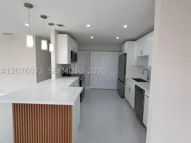 4-bedroom home for rent in Homestead - 15400 SW 305th St - MondialRealty