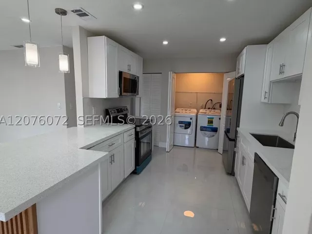 4-bedroom home for rent in Homestead - 15400 SW 305th St - MondialRealty