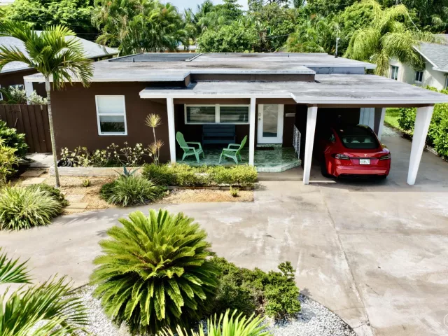 3-bedroom home for sale in Wilton Manors - 614 NE 26th Street - MondialRealty