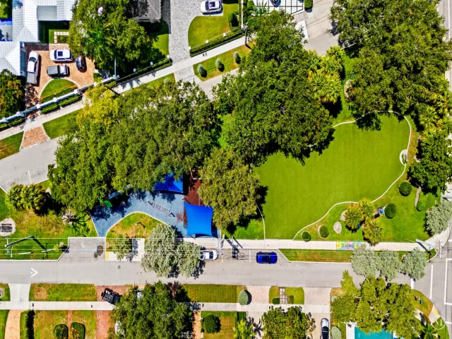 4-bedroom home for sale in Fort Lauderdale - 1001 SE 10th Street - MondialRealty