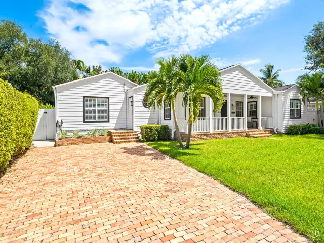 4-bedroom home for sale in Fort Lauderdale - 1001 SE 10th Street - MondialRealty