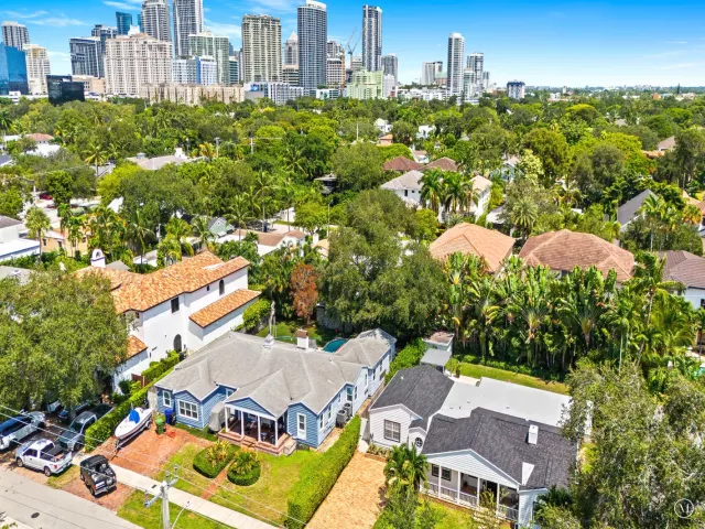 4-bedroom home for sale in Fort Lauderdale - 1001 SE 10th Street - MondialRealty