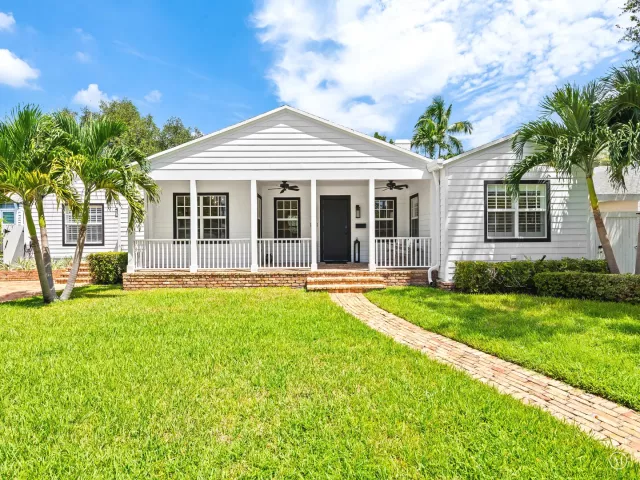 4-bedroom home for sale in Fort Lauderdale - 1001 SE 10th Street - MondialRealty