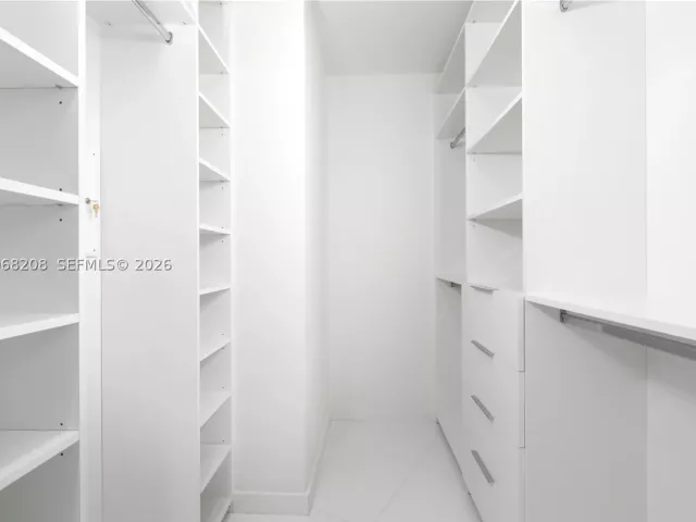 1-bedroom condo for rent in Miami - 851 NE 1st Ave 3402 - MondialRealty