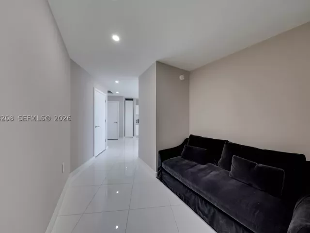 1-bedroom condo for rent in Miami - 851 NE 1st Ave 3402 - MondialRealty